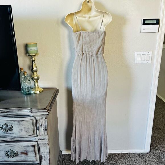 LC Lauren Conrad gray with cream crochet front maxi dress partially line…‎ - Picture 6 of 6